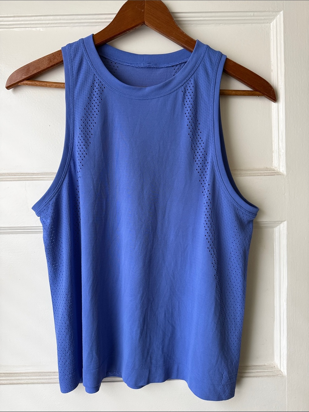 lululemon Seamless Perforated High-Neck Tank Top Blue Size 6 Yoga Run